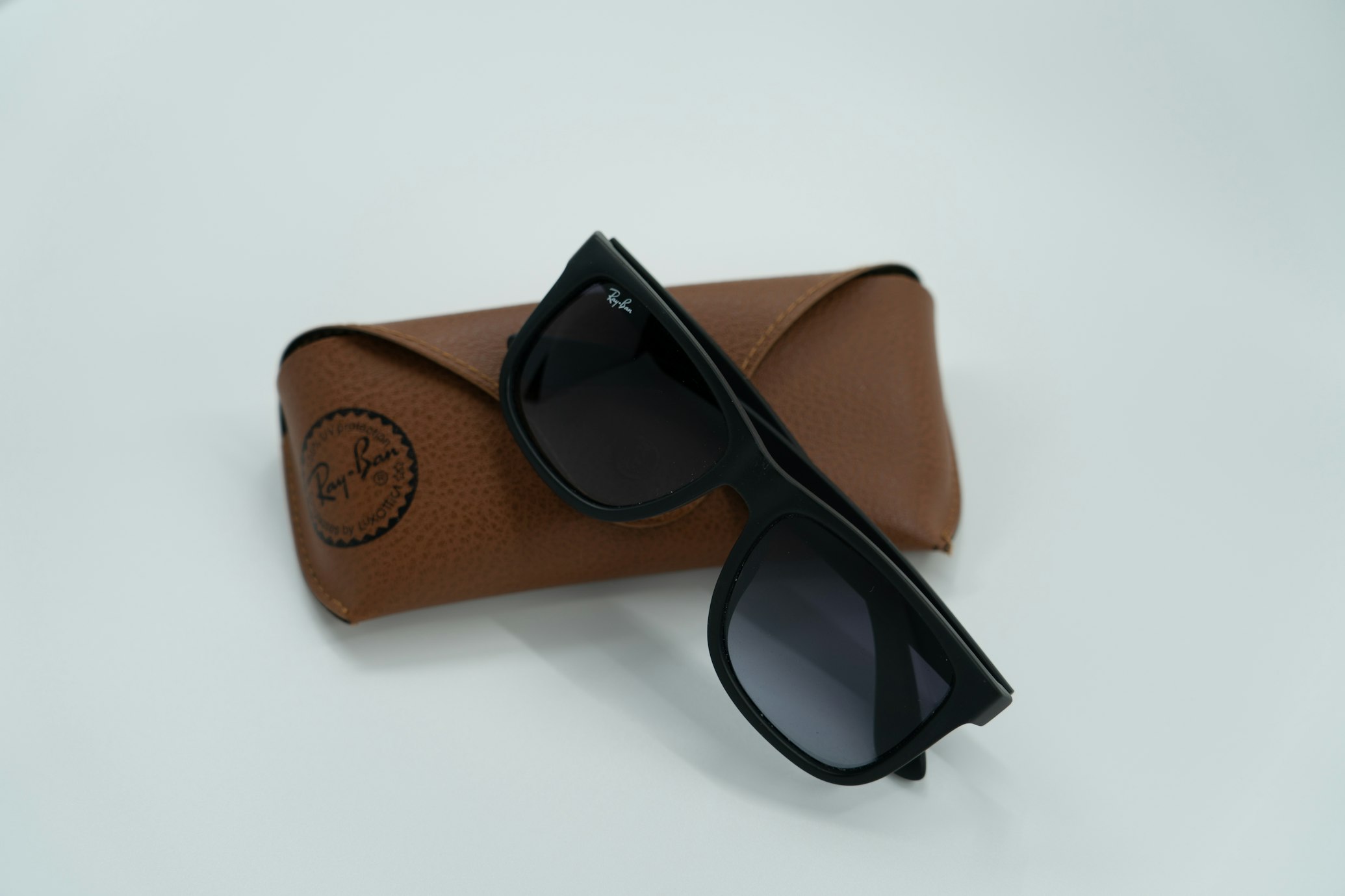 Retro Round Frames